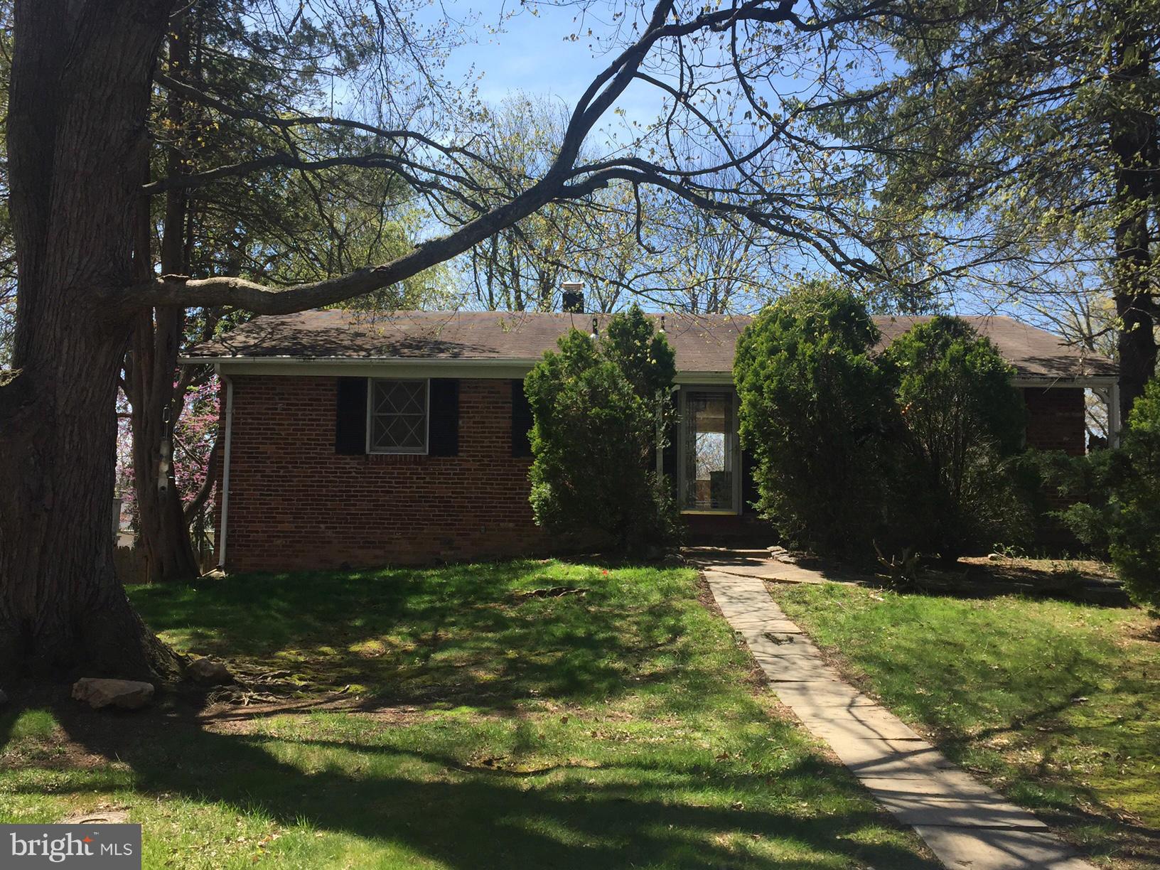 11708 Smoketree Road Potomac, MD 20854 - Photo 1 of 20 Front