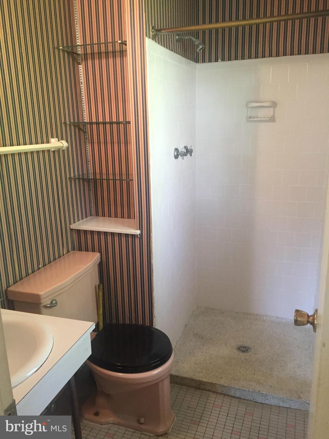 11708 Smoketree Road Potomac, MD 20854 - Photo 13 of 20 Bath (Master)