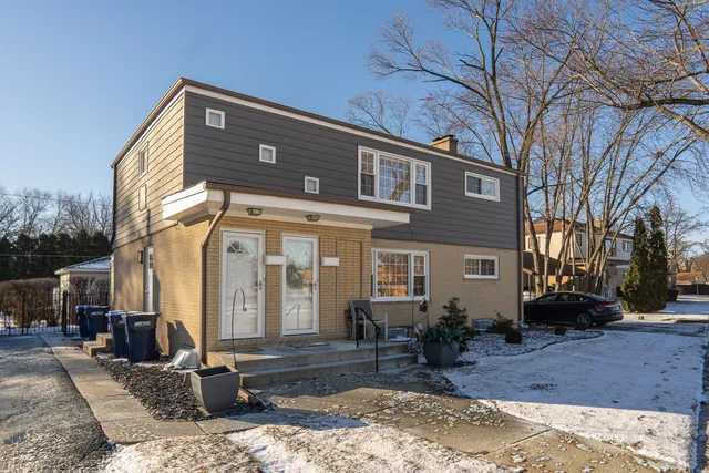 $2,200 | 317 Burlington Avenue, Unit 2, Western Springs, IL 60558