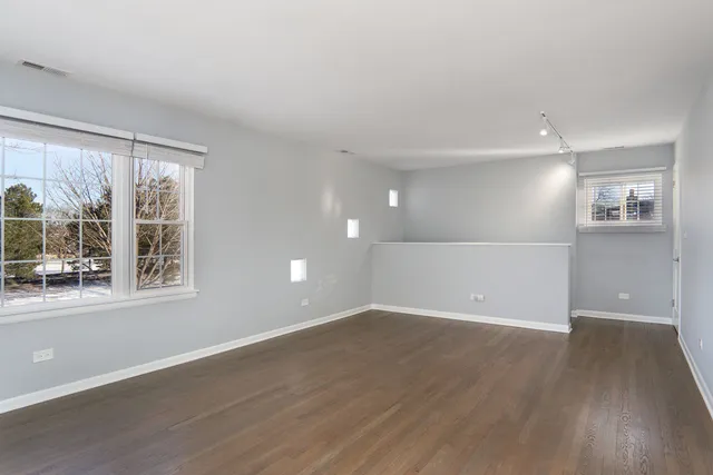 $2,200 | 317 Burlington Avenue, Unit 2, Western Springs, IL 60558