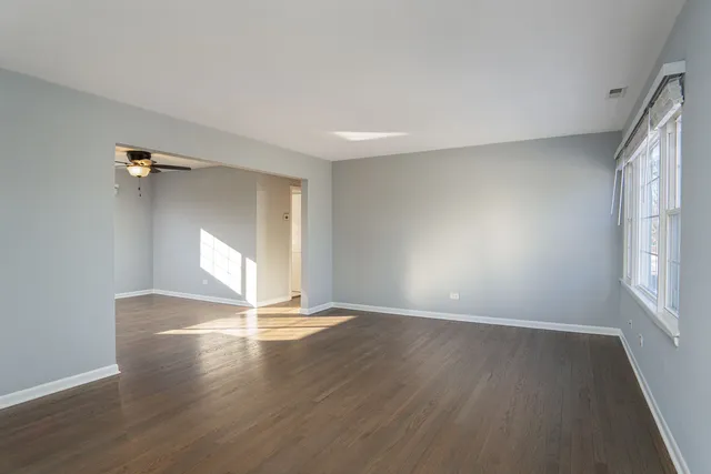 $2,200 | 317 Burlington Avenue, Unit 2, Western Springs, IL 60558