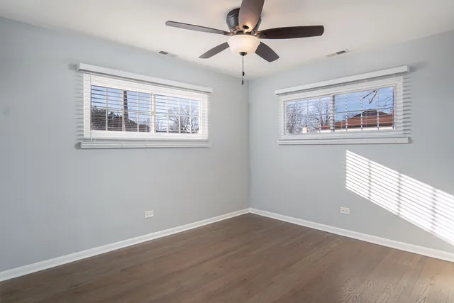 $2,200 | 317 Burlington Avenue, Unit 2, Western Springs, IL 60558