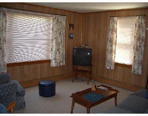 131 Bassett Road Winslow, ME 04901 - Photo 3 of 6 Living Room
