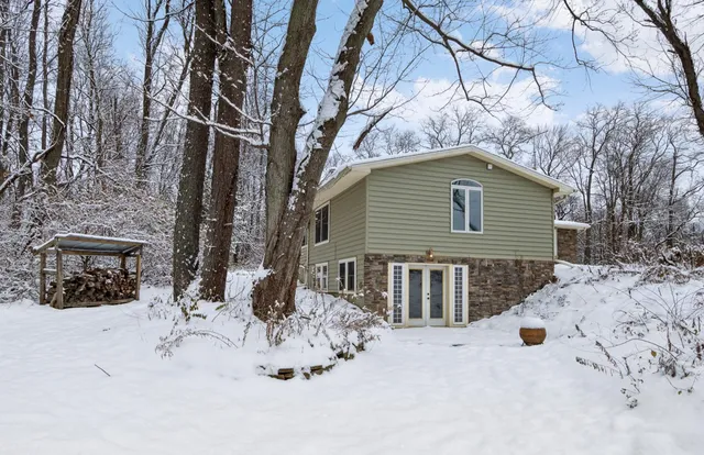 $369,900 | 6740 Folks Road, Horton, MI 49246