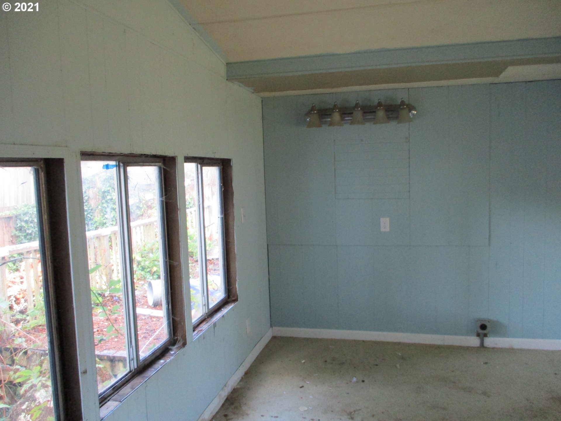 1465 Maple Street Florence, OR 97439 - Photo 14 of 21 Gallery Image 14