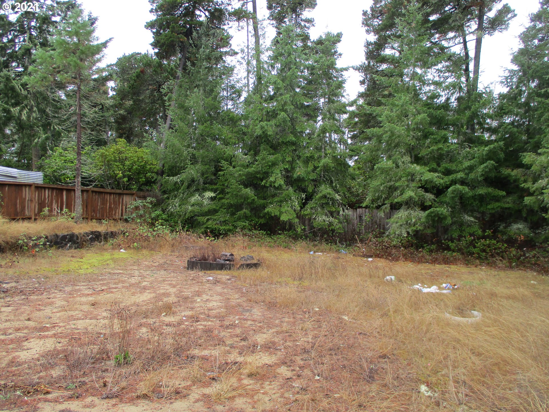 1465 Maple Street Florence, OR 97439 - Photo 8 of 21 Gallery Image 8