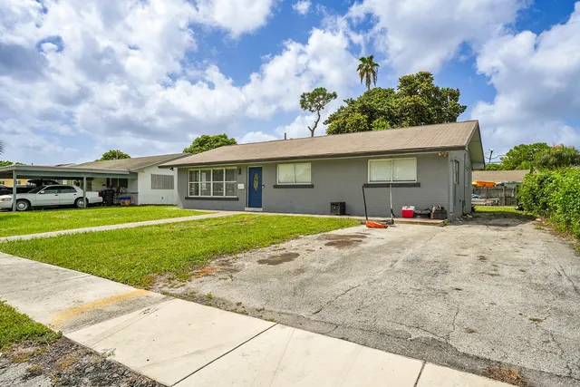 a view of outdoor space yard and house