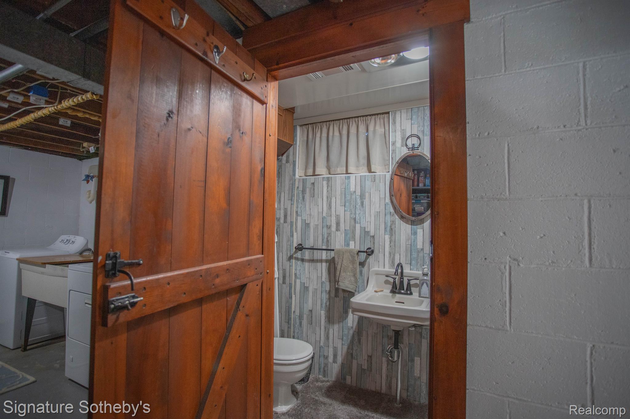 9263 Evee Road Clarkston, MI 48348 - Photo 33 of 41 Full Bath in Basement for Bathing Suit Changes!
