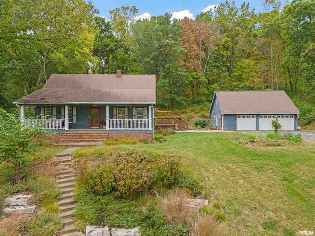 $530,000 | 1227 East Hallock Hollow Road, Chillicothe, IL 61523