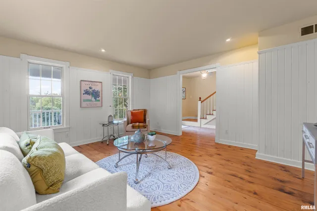 $530,000 | 1227 East Hallock Hollow Road, Chillicothe, IL 61523