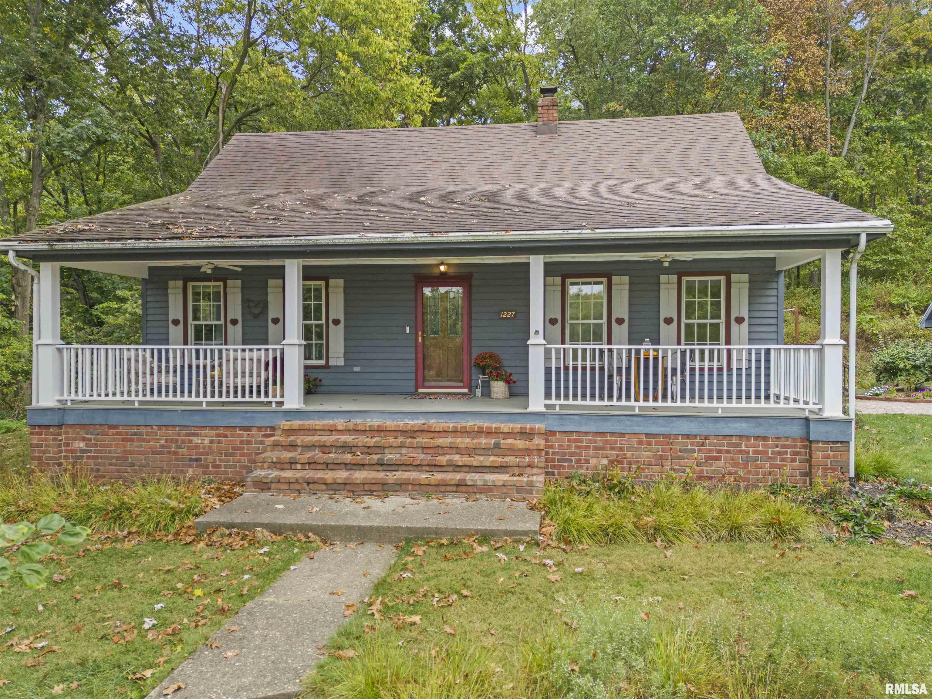 1227 East Hallock Hollow Road Chillicothe, IL 61523 - Photo 2 of 53