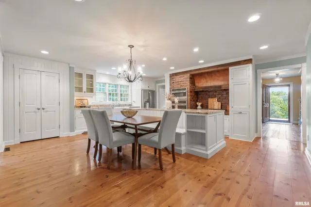 $530,000 | 1227 East Hallock Hollow Road, Chillicothe, IL 61523