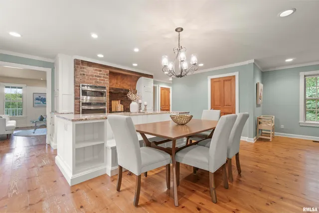 $530,000 | 1227 East Hallock Hollow Road, Chillicothe, IL 61523