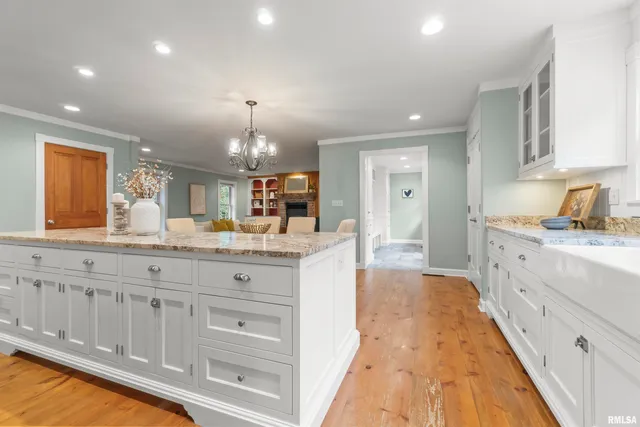 $530,000 | 1227 East Hallock Hollow Road, Chillicothe, IL 61523