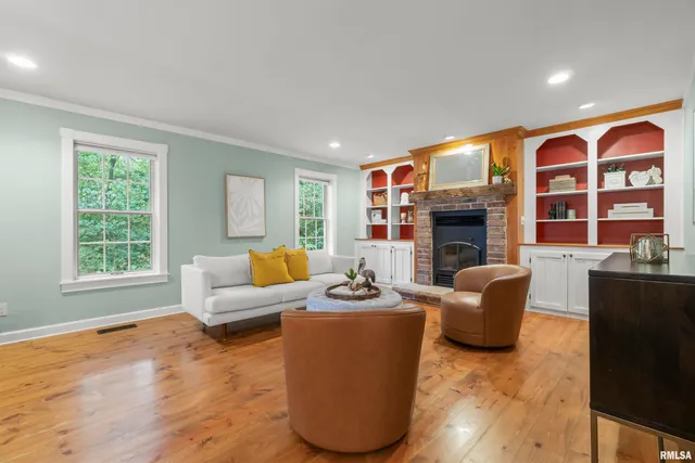 $530,000 | 1227 East Hallock Hollow Road, Chillicothe, IL 61523