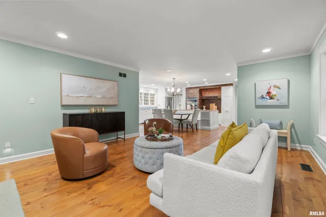 $530,000 | 1227 East Hallock Hollow Road, Chillicothe, IL 61523