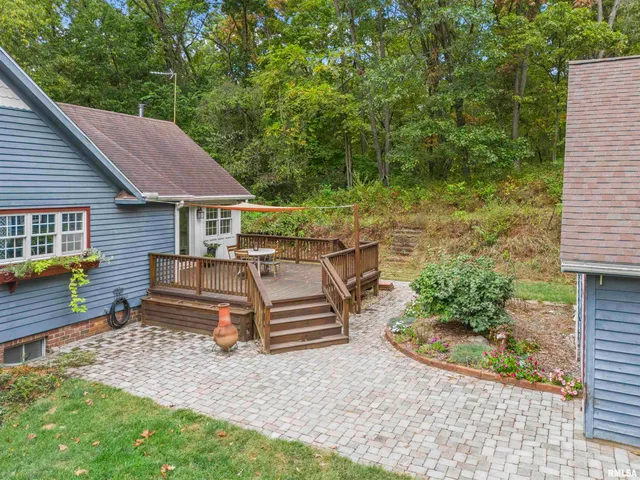 $530,000 | 1227 East Hallock Hollow Road, Chillicothe, IL 61523