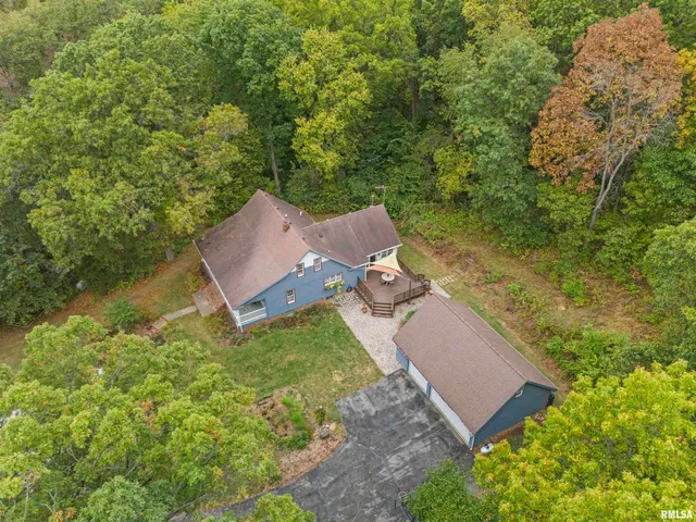$530,000 | 1227 East Hallock Hollow Road, Chillicothe, IL 61523