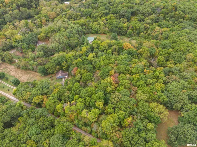 $530,000 | 1227 East Hallock Hollow Road, Chillicothe, IL 61523