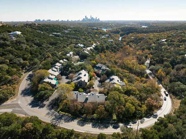 $3,200 | 1821 Westlake Drive, Unit 109, Austin, TX 78746