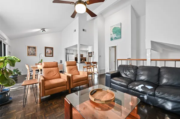 $3,200 | 1821 Westlake Drive, Unit 109, Austin, TX 78746
