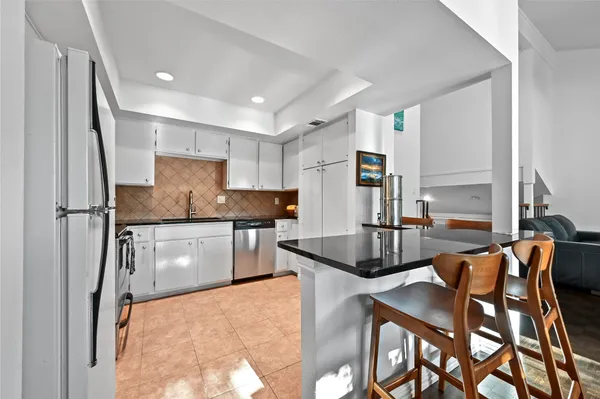 $3,200 | 1821 Westlake Drive, Unit 109, Austin, TX 78746