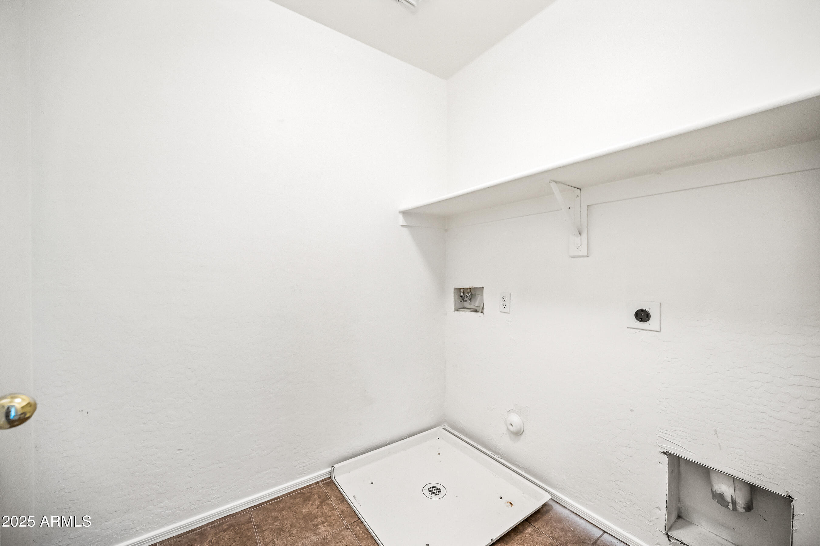 7026 Cesar Street Peoria, AZ 85345 - Photo 19 of 22 19-7026WCS-ocupix-