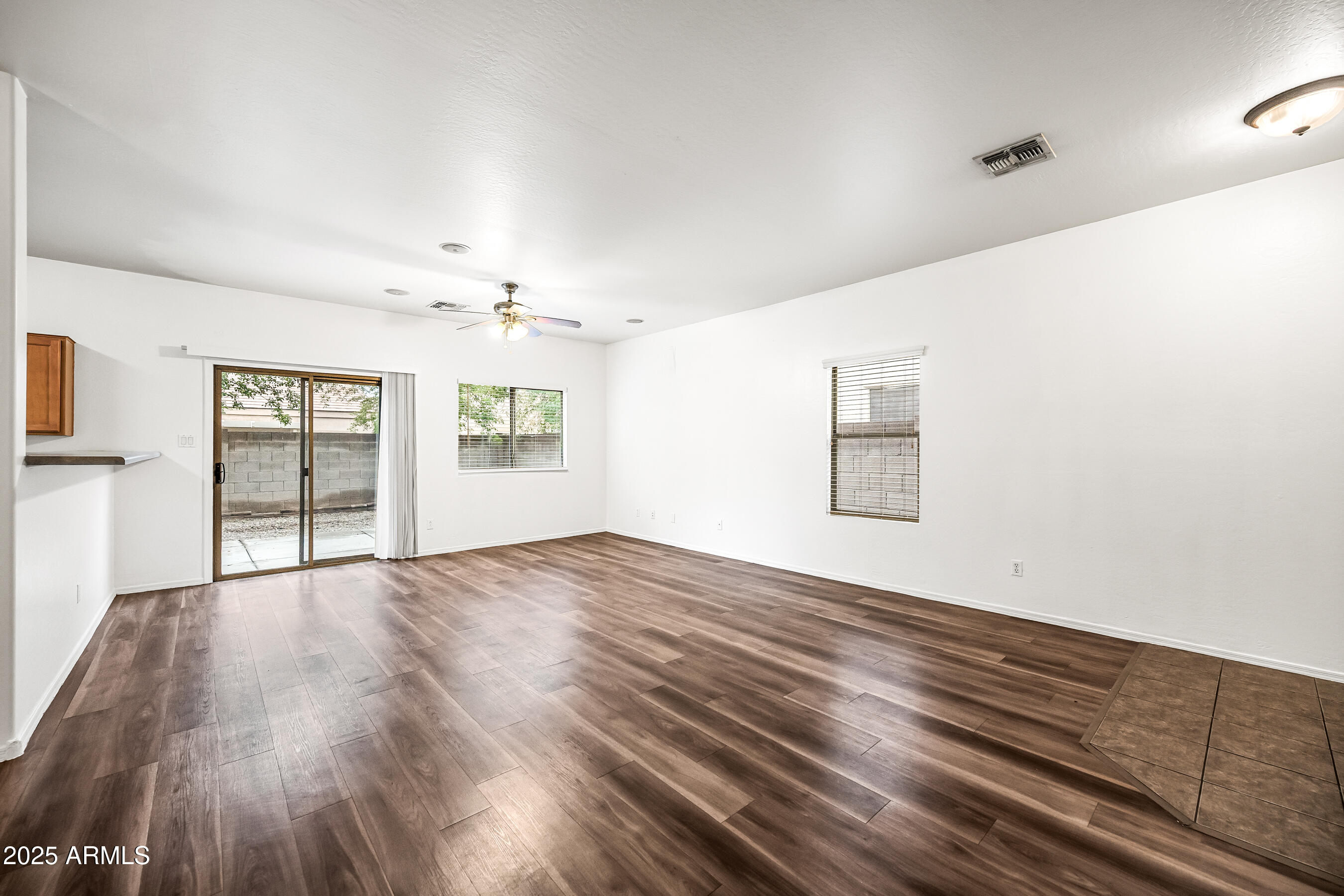 7026 Cesar Street Peoria, AZ 85345 - Photo 3 of 22 3-7026WCS-ocupix-