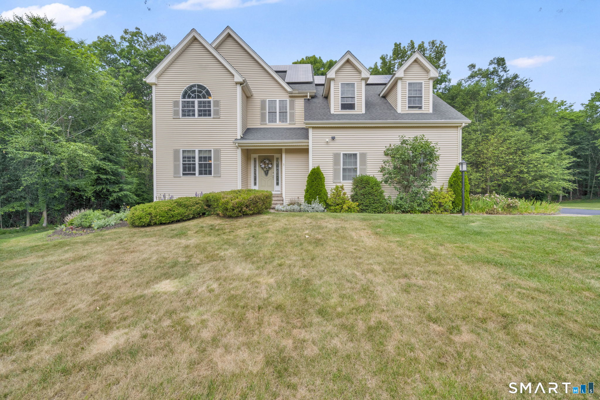 5 Edwards Way Bloomfield, CT 06002 - Photo 1 of 40