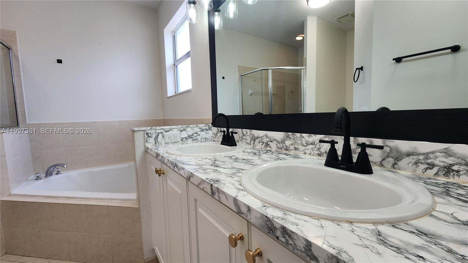 343 Northeast 36th Terrace Homestead, FL 33033 - Photo 15 of 50