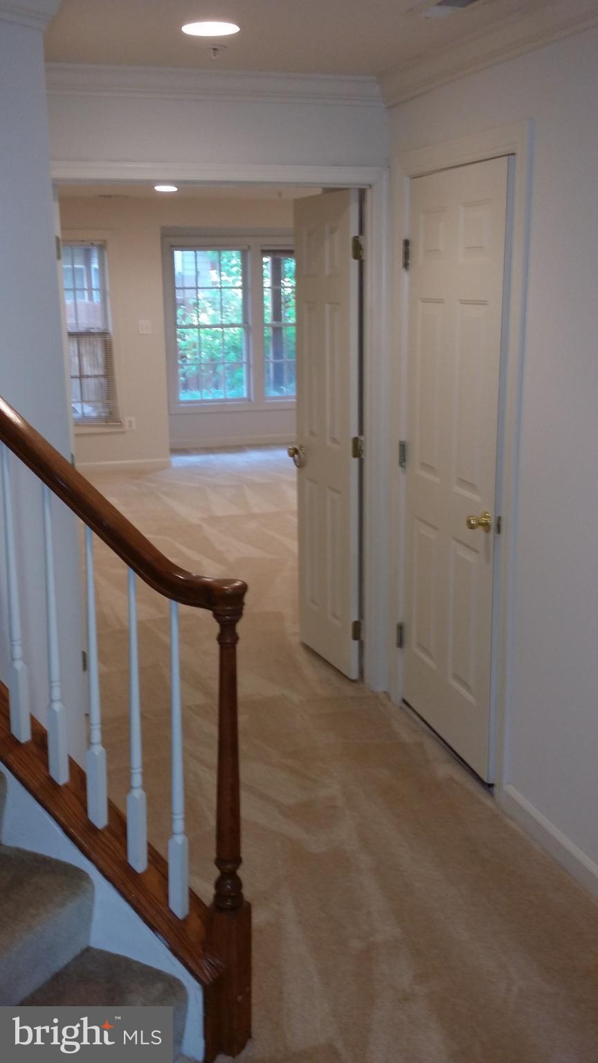 4 Rockingham Court Germantown, MD 20874 - Photo 12 of 17 Family Room