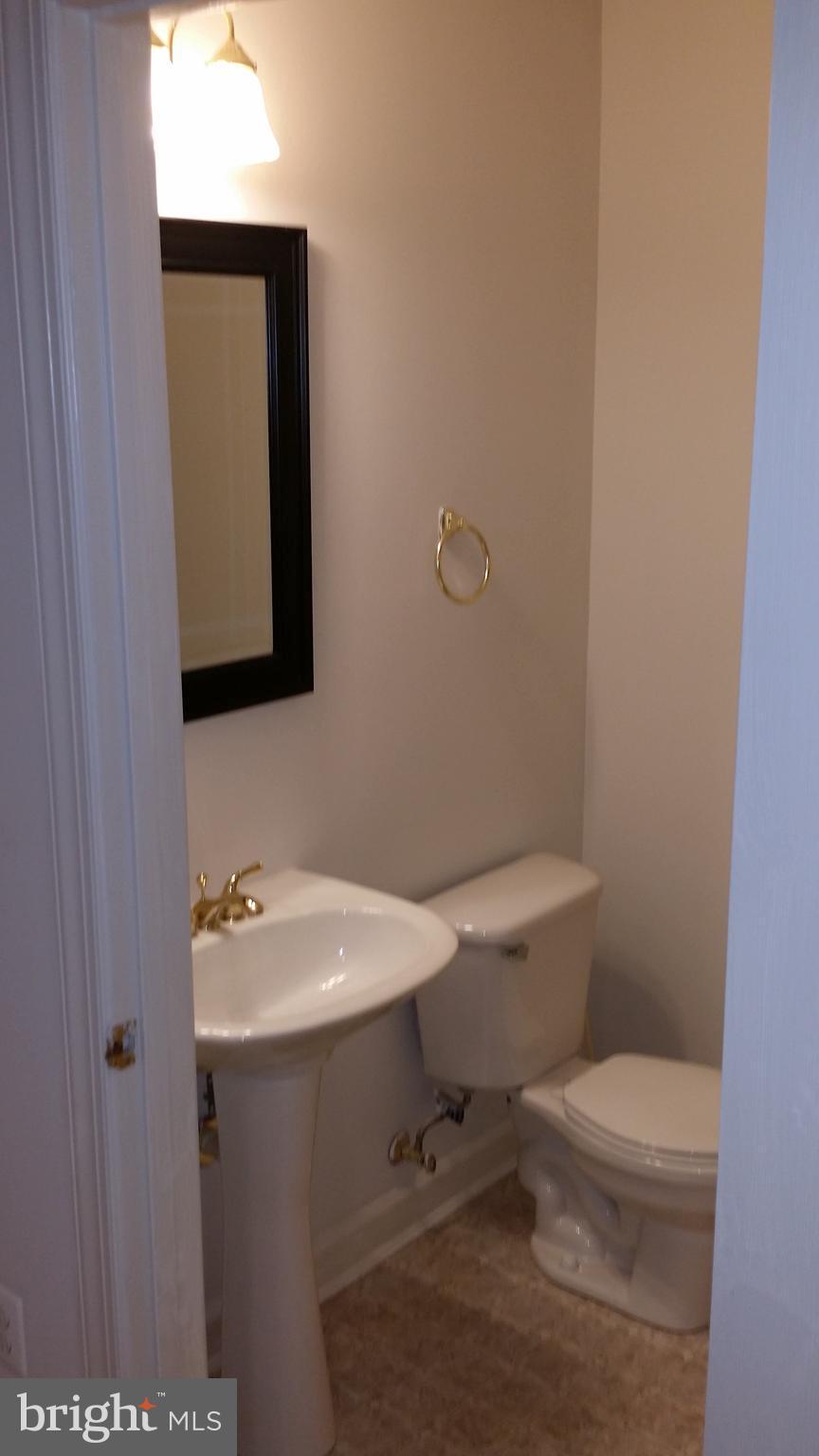 4 Rockingham Court Germantown, MD 20874 - Photo 15 of 17 Bath