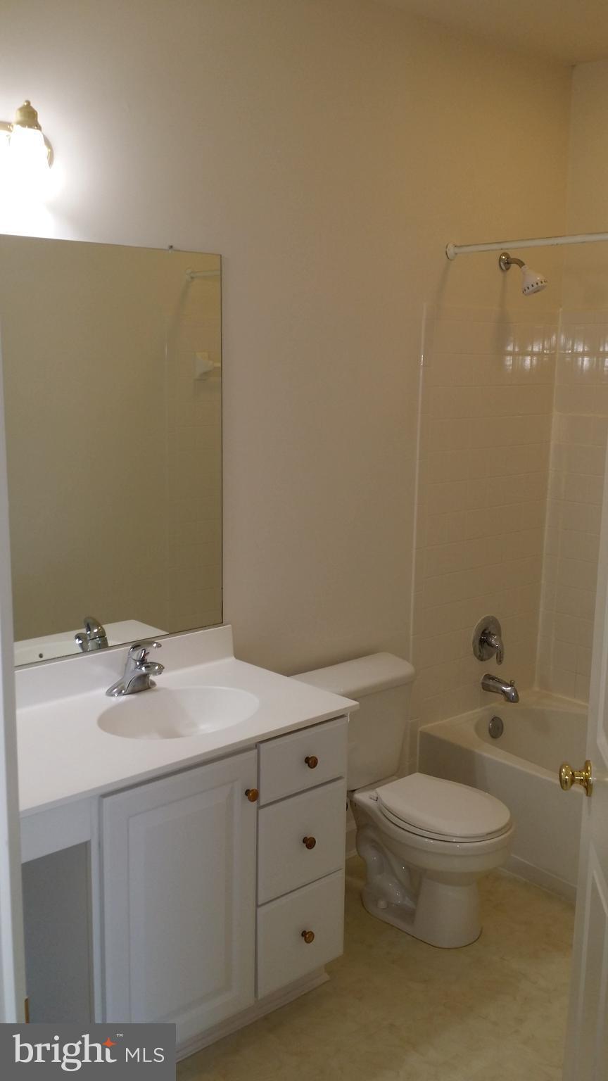 4 Rockingham Court Germantown, MD 20874 - Photo 17 of 17 Bath