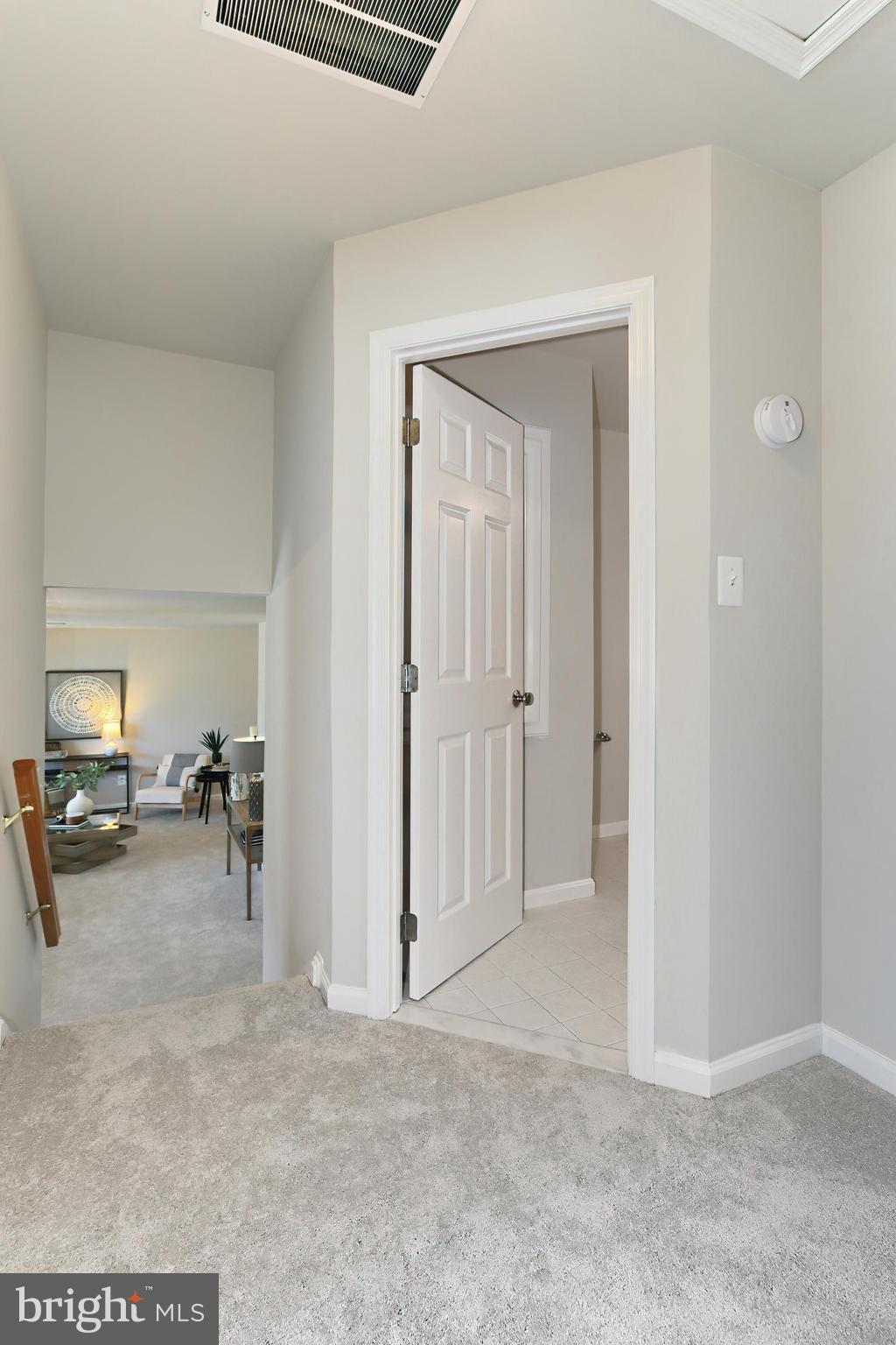 109 North Harrison Road Sterling, VA 20164 - Photo 20 of 32 Upper Hall