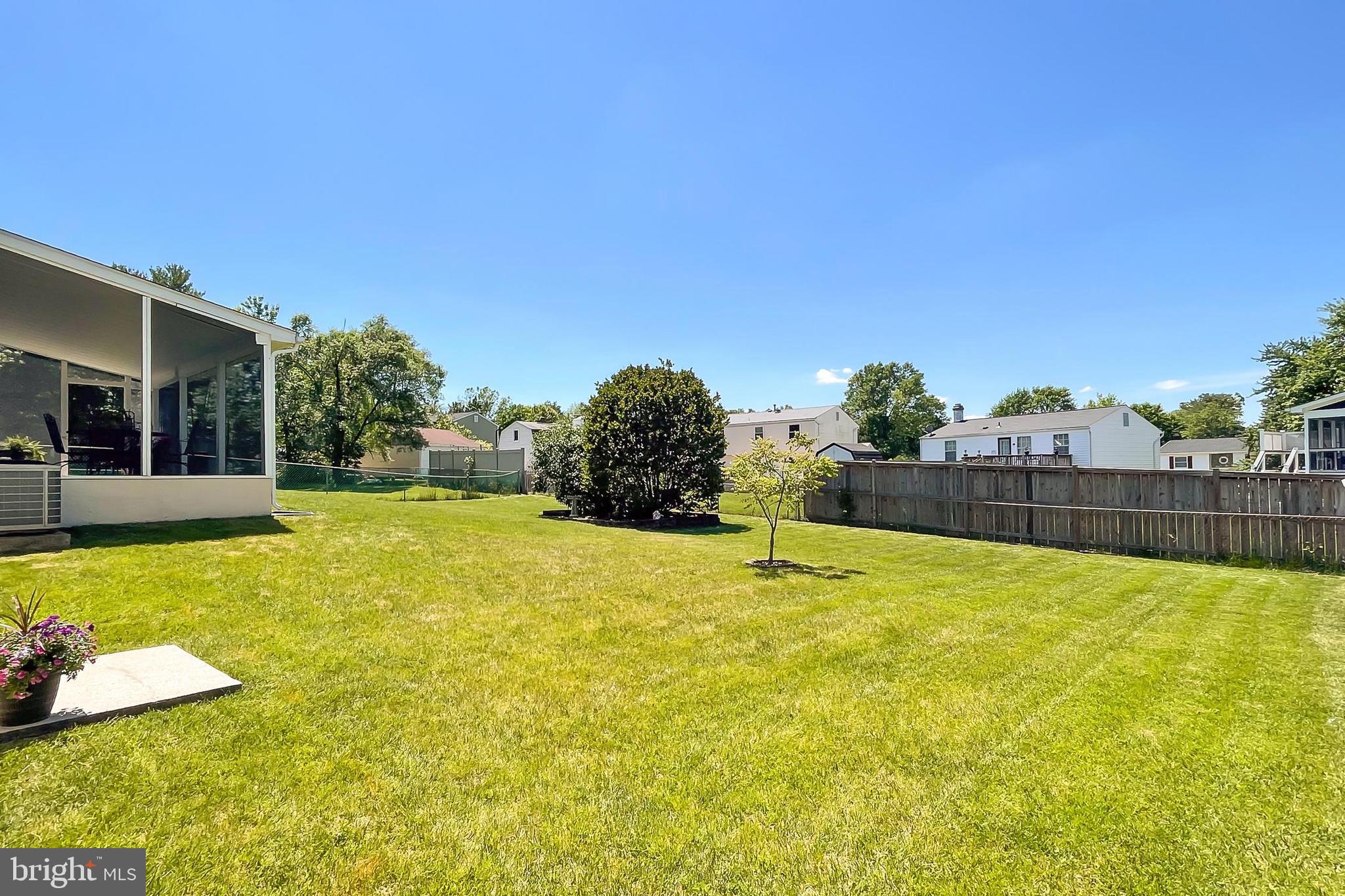 109 North Harrison Road Sterling, VA 20164 - Photo 31 of 32 PERFECT FOR GATHERINGS OR JUST EXTRA SPACE