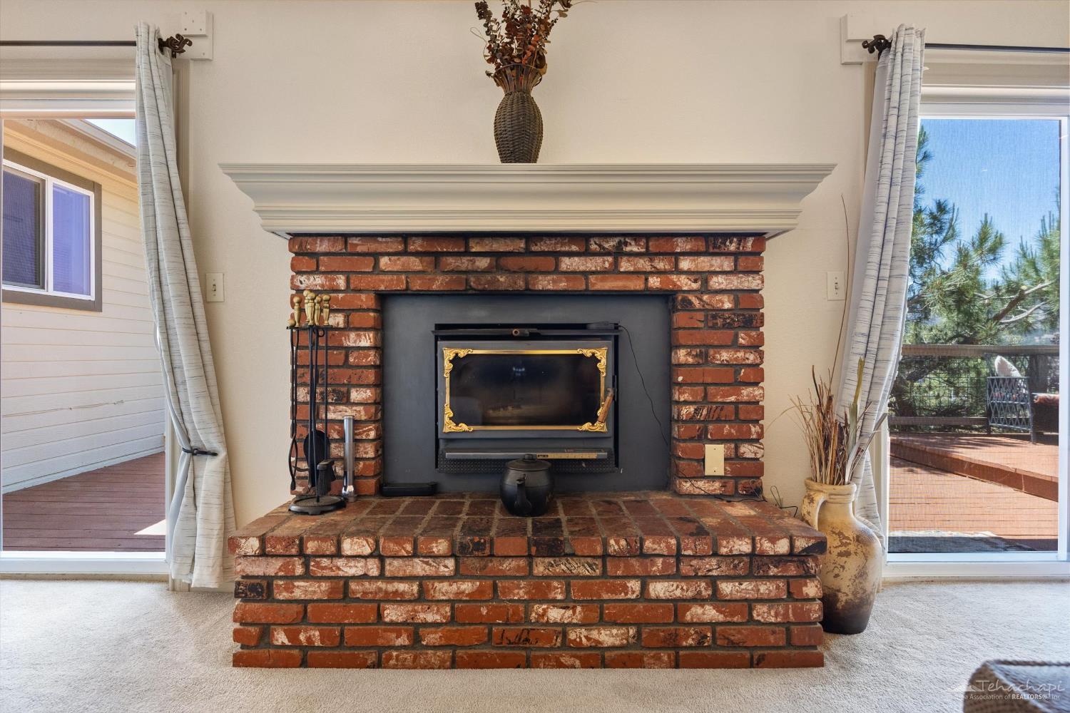 29640 South Lower Valley Road Tehachapi, CA 93561 - Photo 11 of 76 Gallery Image 11