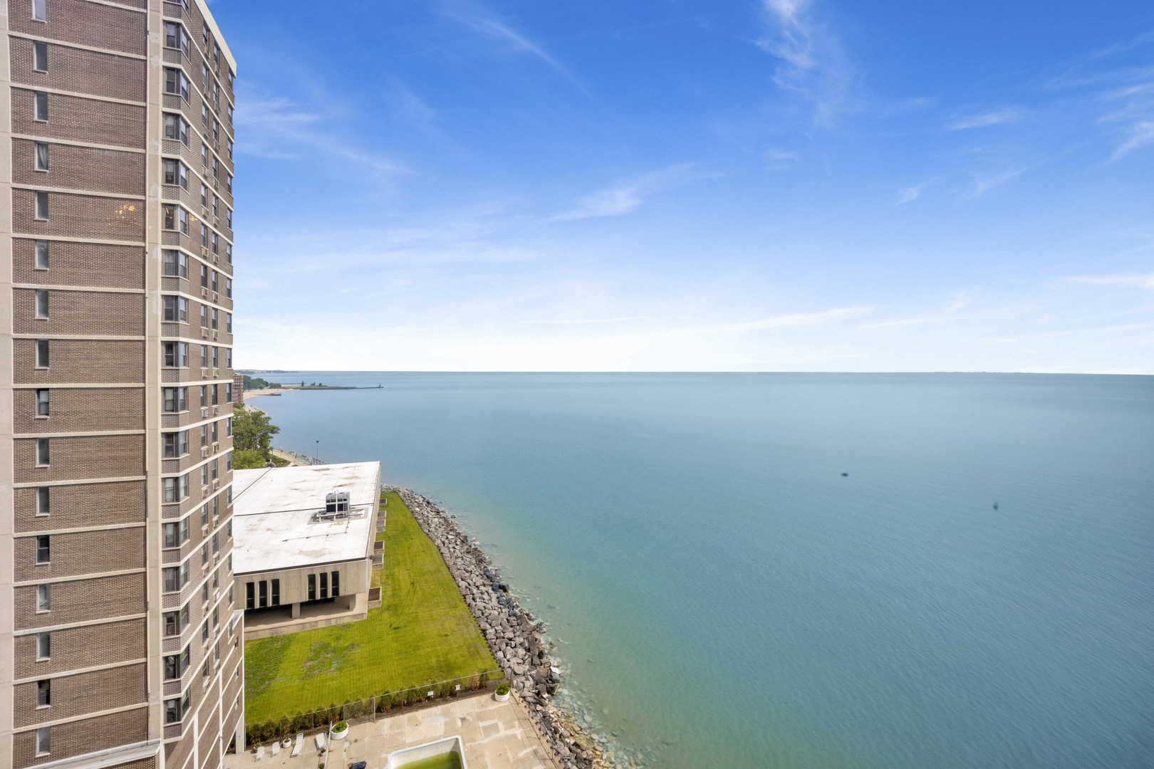 6301 North Sheridan Road, Unit 14L Chicago, IL 60660 - Photo 11 of 23 Gallery Image 11