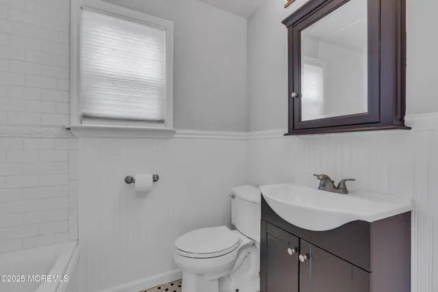 $4,700 | 18 Middletown Avenue, Atlantic Highlands, NJ 07716