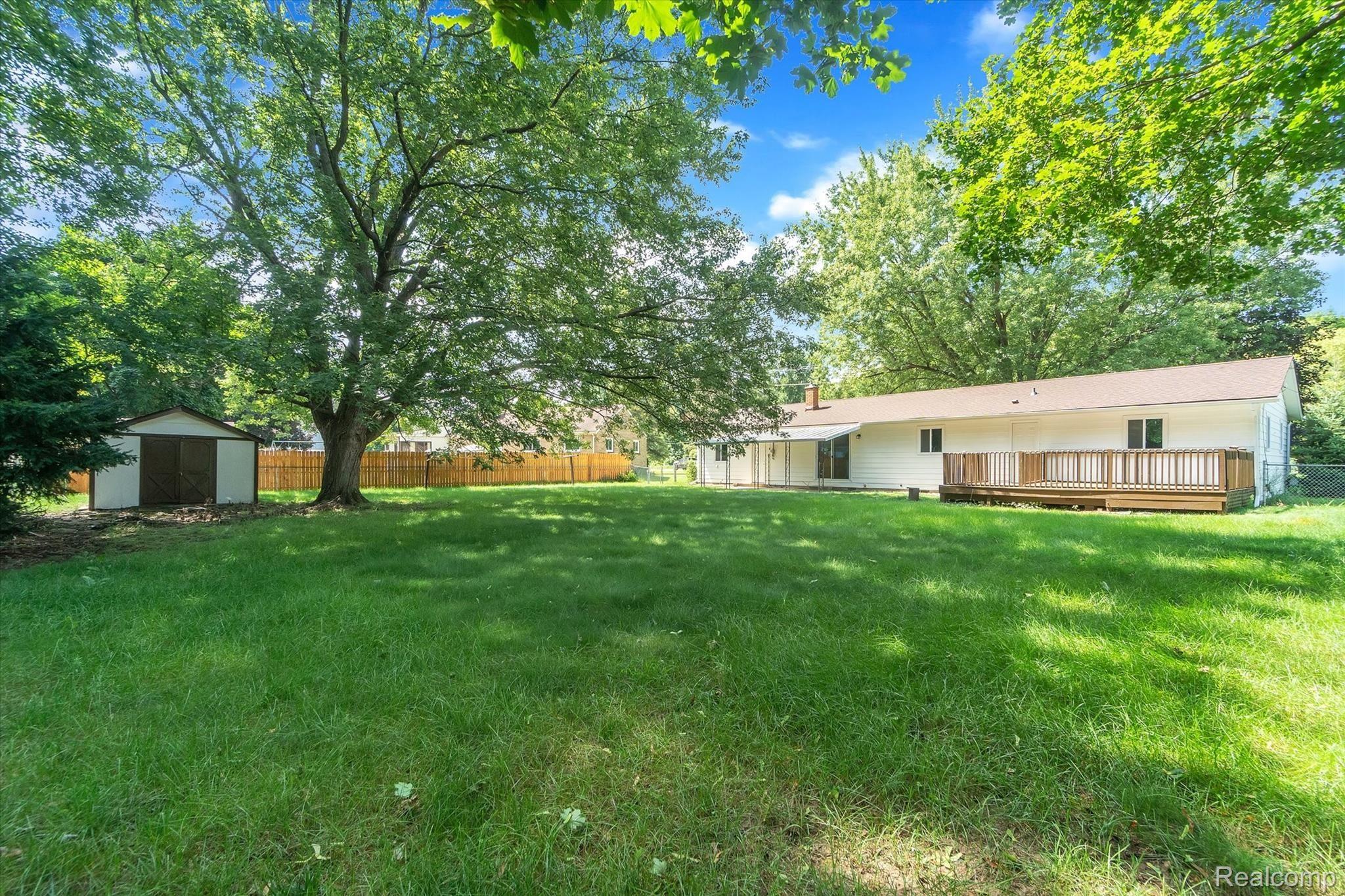 6504 North Genesee Road Flint, MI 48506 - Photo 31 of 35 31-6504 N Genesee Rd-Windowstill Real Estate Photography-30.jpg
