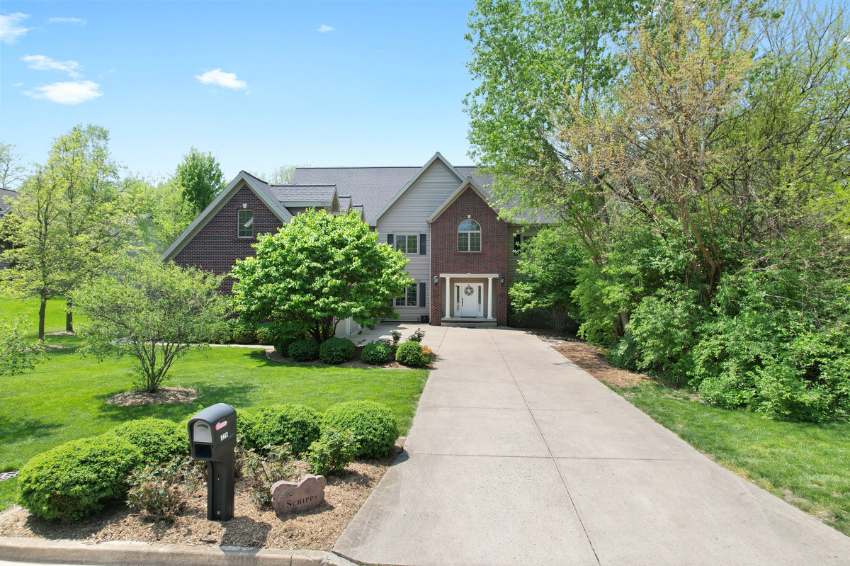 9482 Abbey Way Downs, IL 61736 - Photo 4 of 93