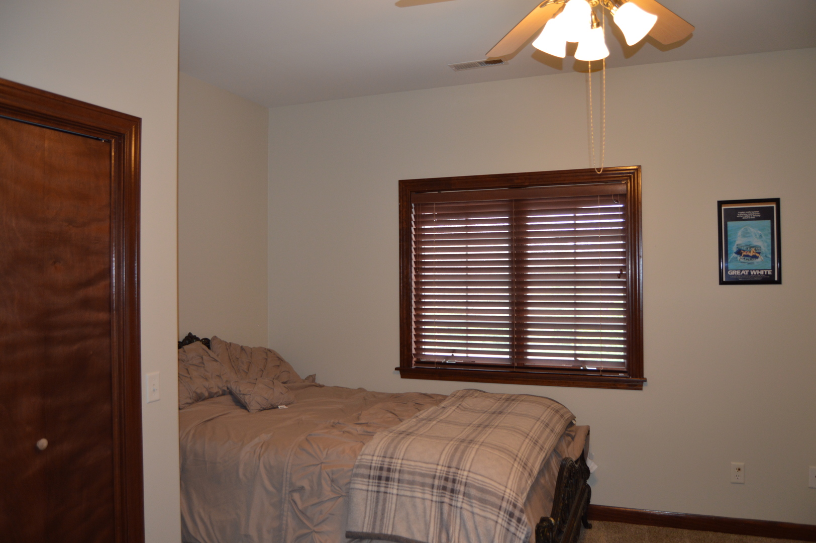 9482 Abbey Way Downs, IL 61736 - Photo 43 of 93 a bedroom with a bed and a window