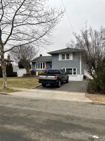$699,000 | 81 North Pine Street, Massapequa, NY 11758
