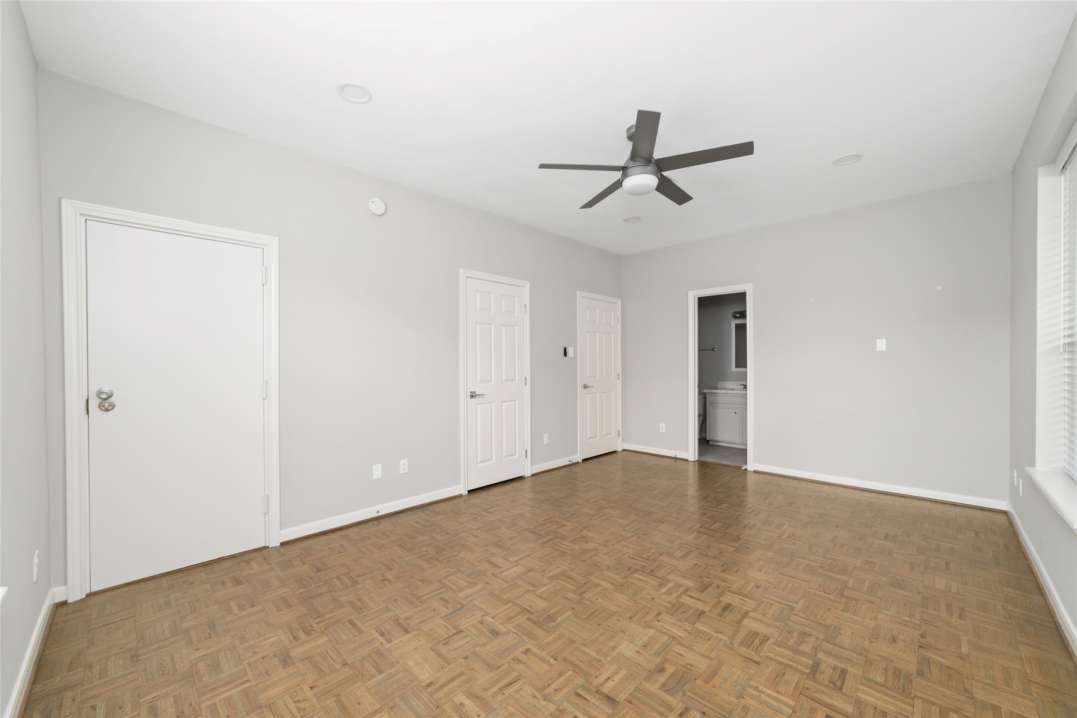 1516 Park Street, Unit B Houston, TX 77019 - Photo 15 of 20 a view of an empty room