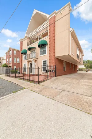 $2,250 | 1516 Park Street, Unit B, Houston, TX 77019