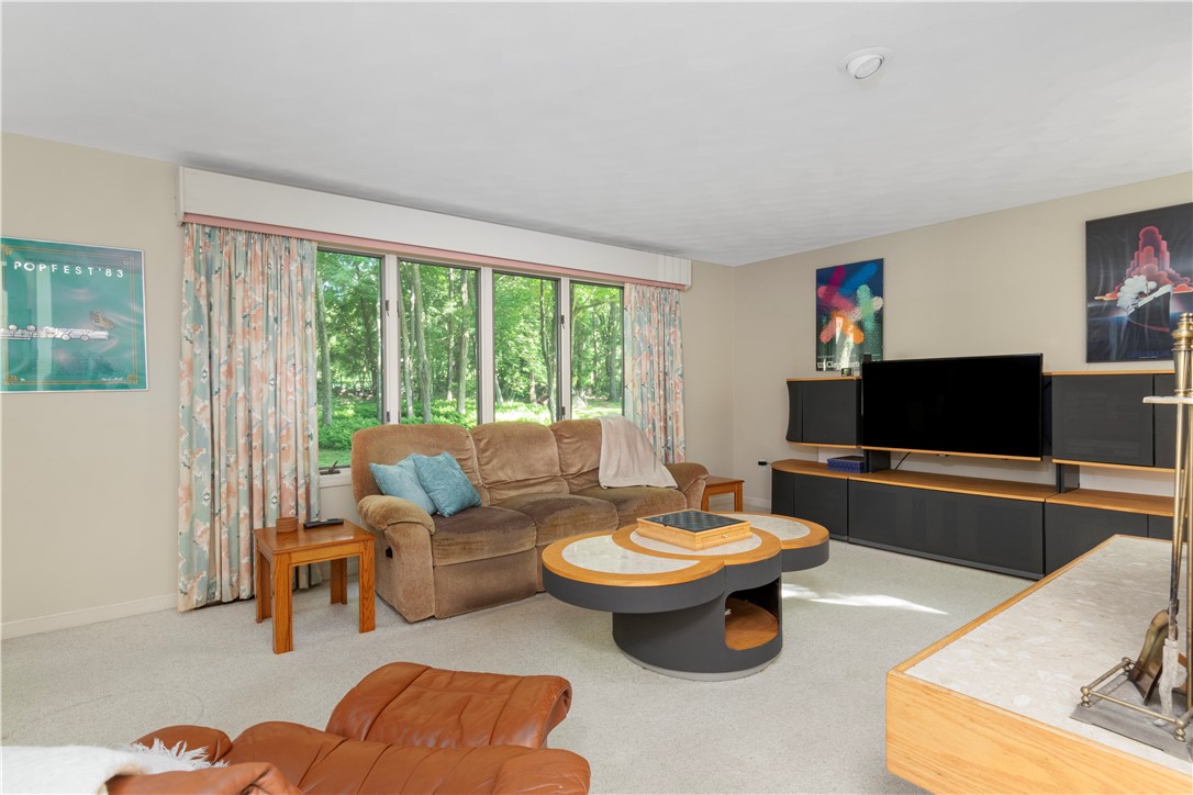 78 Wickham Road North Kingstown, RI 02852 - Photo 6 of 37 Gallery Image 6