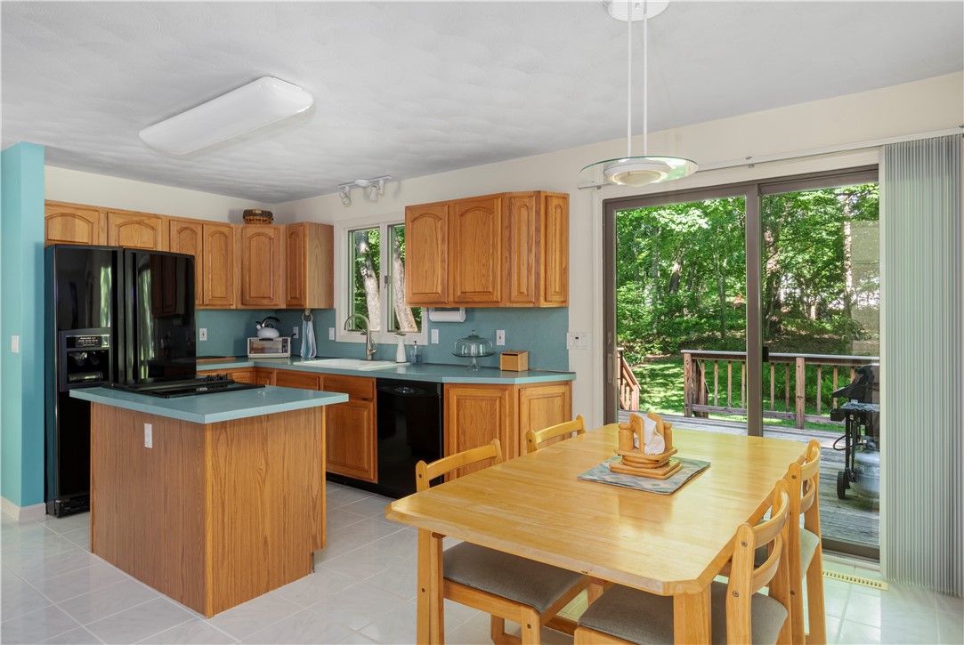 78 Wickham Road North Kingstown, RI 02852 - Photo 10 of 37 Gallery Image 10