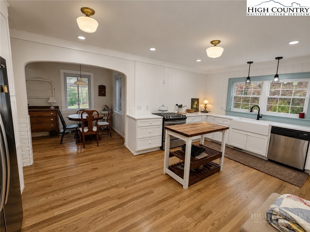 780 Wade Bare Road Jefferson, NC 28640 - Photo 7 of 32