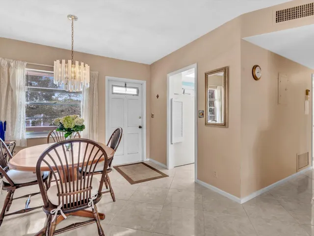 $115,000 | 300 Northeast 20th Street, Unit 605, Boca Raton, FL 33431