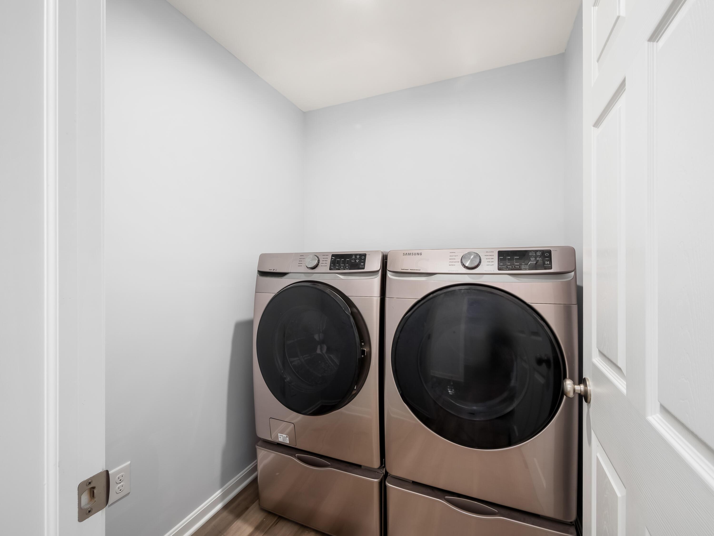 489 Randall Road Delaware, OH 43015 - Photo 18 of 35 Laundry is oh-so-easy with this convenient laundry room