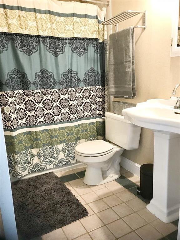 310 McJunkin Road Pittsburgh, PA 15239 - Photo 11 of 20 Main Level Full Bath